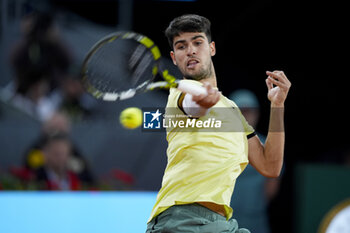 01/05/2024 - Carlos Alcaraz of Spain in action against Andrey Rublev of Russia during the Mutua Madrid Open 2024, ATP Masters 1000 and WTA 1000, tennis tournament on May 1, 2024 at Caja Magica in Madrid, Spain - TENNIS - MUTUA MADRID OPEN 2024 - INTERNAZIONALI - TENNIS
