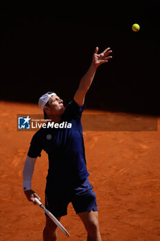 2024-04-30 - Tallon Griekspoor of The Netherlands in action against Andrey Rublev of Russia during the Mutua Madrid Open 2024, ATP Masters 1000 and WTA 1000, tennis tournament on April 30, 2024 at Caja Magica in Madrid, Spain - TENNIS - MUTUA MADRID OPEN 2024 - INTERNATIONALS - TENNIS