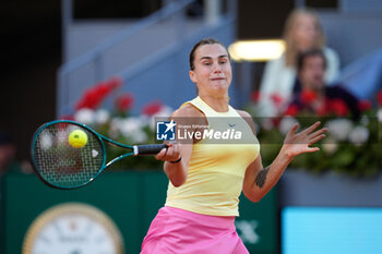 2024-05-04 - Aryna Sabalenka of Belarus in action against Iga Swiatek of Poland during the Mutua Madrid Open 2024, ATP Masters 1000 and WTA 1000, tennis tournament on May 4, 2024 at Caja Magica in Madrid, Spain - TENNIS - MUTUA MADRID OPEN 2024 - INTERNATIONALS - TENNIS