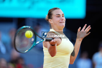 04/05/2024 - Aryna Sabalenka of Belarus in action against Iga Swiatek of Poland during the Mutua Madrid Open 2024, ATP Masters 1000 and WTA 1000, tennis tournament on May 4, 2024 at Caja Magica in Madrid, Spain - TENNIS - MUTUA MADRID OPEN 2024 - INTERNAZIONALI - TENNIS