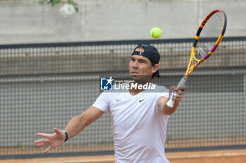 08/05/2024 - Rafael Nadal of Spain in action during a training session at Master 1000 Internazionali BNL D'Italia tournament in Rome, Italy, 08 May 2024. Fabrizio Corradetti / Livemedia - INTERNAZIONALI BNL D'ITALIA - INTERNAZIONALI - TENNIS