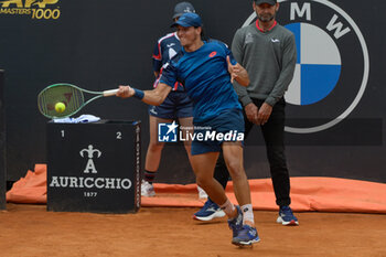 08/05/2024 - Luciano Darderi (ITA) during the first round against Denis Shapovalov (CAN) of the ATP Master 1000 Internazionali BNL D'Italia tournament at Foro Italico on May 8, 2024
Fabrizio Corradetti / LiveMedia - INTERNAZIONALI BNL D'ITALIA - INTERNAZIONALI - TENNIS