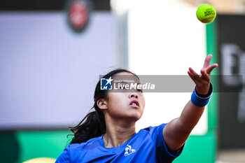 2024-05-20 - Jenny LIM of France during first qualifying day of Roland-Garros 2024, ATP and WTA Grand Slam tennis tournament on May 20, 2024 at Roland-Garros stadium in Paris, France - TENNIS - ROLAND GARROS 2024 - PREVIEWS - INTERNATIONALS - TENNIS