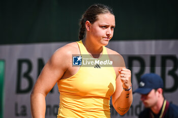 2024-05-20 - Jule NIEMEIER of Germany celebrates his point during first qualifying day of Roland-Garros 2024, ATP and WTA Grand Slam tennis tournament on May 20, 2024 at Roland-Garros stadium in Paris, France - TENNIS - ROLAND GARROS 2024 - PREVIEWS - INTERNATIONALS - TENNIS