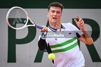 2024-05-20 - Manuel GUINARD of France during first qualifying day of Roland-Garros 2024, ATP and WTA Grand Slam tennis tournament on May 20, 2024 at Roland-Garros stadium in Paris, France - TENNIS - ROLAND GARROS 2024 - PREVIEWS - INTERNATIONALS - TENNIS