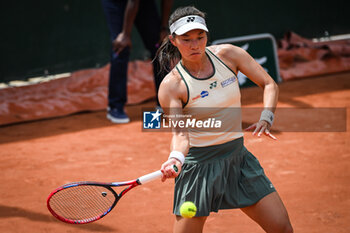 2024-05-20 - Yuriko Lily MIYAZAKI of Great Britain during first qualifying day of Roland-Garros 2024, ATP and WTA Grand Slam tennis tournament on May 20, 2024 at Roland-Garros stadium in Paris, France - TENNIS - ROLAND GARROS 2024 - PREVIEWS - INTERNATIONALS - TENNIS