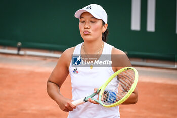 2024-05-20 - Harmony TAN of France looks dejected during first qualifying day of Roland-Garros 2024, ATP and WTA Grand Slam tennis tournament on May 20, 2024 at Roland-Garros stadium in Paris, France - TENNIS - ROLAND GARROS 2024 - PREVIEWS - INTERNATIONALS - TENNIS