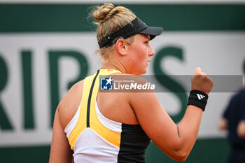 2024-05-20 - Nastasja SCHUNK of Germany celebrates his point during first qualifying day of Roland-Garros 2024, ATP and WTA Grand Slam tennis tournament on May 20, 2024 at Roland-Garros stadium in Paris, France - TENNIS - ROLAND GARROS 2024 - PREVIEWS - INTERNATIONALS - TENNIS