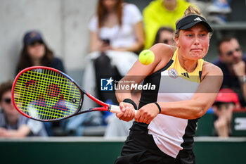 2024-05-20 - Nastasja SCHUNK of Germany during first qualifying day of Roland-Garros 2024, ATP and WTA Grand Slam tennis tournament on May 20, 2024 at Roland-Garros stadium in Paris, France - TENNIS - ROLAND GARROS 2024 - PREVIEWS - INTERNATIONALS - TENNIS