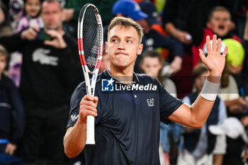 2024-05-20 - Hamad MEDJEDOVIC of Serbia celebrates his victory during first qualifying day of Roland-Garros 2024, ATP and WTA Grand Slam tennis tournament on May 20, 2024 at Roland-Garros stadium in Paris, France - TENNIS - ROLAND GARROS 2024 - PREVIEWS - INTERNATIONALS - TENNIS