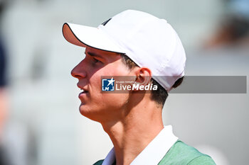 2024-05-20 - Gabriel DEBRU of France during first qualifying day of Roland-Garros 2024, ATP and WTA Grand Slam tennis tournament on May 20, 2024 at Roland-Garros stadium in Paris, France - TENNIS - ROLAND GARROS 2024 - PREVIEWS - INTERNATIONALS - TENNIS