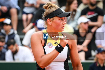 2024-05-20 - Nastasja SCHUNK of Germany celebrates his point during first qualifying day of Roland-Garros 2024, ATP and WTA Grand Slam tennis tournament on May 20, 2024 at Roland-Garros stadium in Paris, France - TENNIS - ROLAND GARROS 2024 - PREVIEWS - INTERNATIONALS - TENNIS