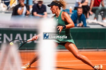 2024-05-21 - Leolia JEANJEAN (FRA) during the Roland-Garros 2024, ATP and WTA Grand Slam tennis tournament on May 21, 2024 at Roland-Garros stadium in Paris, France - TENNIS - ROLAND GARROS 2024 - PREVIEW - INTERNATIONALS - TENNIS