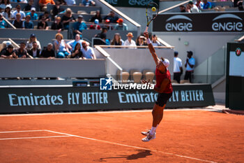 2024-05-21 - Holger RUNE (DEN) during the Roland-Garros 2024, ATP and WTA Grand Slam tennis tournament on May 21, 2024 at Roland-Garros stadium in Paris, France - TENNIS - ROLAND GARROS 2024 - PREVIEW - INTERNATIONALS - TENNIS