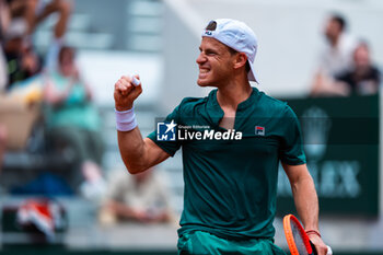 2024-05-21 - Diego SCHWARTZMAN (ARG) during the Roland-Garros 2024, ATP and WTA Grand Slam tennis tournament on May 21, 2024 at Roland-Garros stadium in Paris, France - TENNIS - ROLAND GARROS 2024 - PREVIEW - INTERNATIONALS - TENNIS