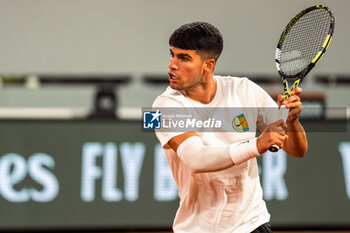 2024-05-21 - Carlos ALCARAZ (ESP) during the Roland-Garros 2024, ATP and WTA Grand Slam tennis tournament on May 22, 2024 at Roland-Garros stadium in Paris, France - TENNIS - ROLAND GARROS 2024 - PREVIEW - INTERNATIONALS - TENNIS