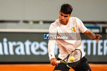 2024-05-21 - Carlos ALCARAZ (ESP) during the Roland-Garros 2024, ATP and WTA Grand Slam tennis tournament on May 22, 2024 at Roland-Garros stadium in Paris, France - TENNIS - ROLAND GARROS 2024 - PREVIEW - INTERNATIONALS - TENNIS