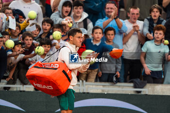 2024-05-21 - Diego SCHWARTZMAN (ARG) during the Roland-Garros 2024, ATP and WTA Grand Slam tennis tournament on May 22, 2024 at Roland-Garros stadium in Paris, France - TENNIS - ROLAND GARROS 2024 - PREVIEW - INTERNATIONALS - TENNIS