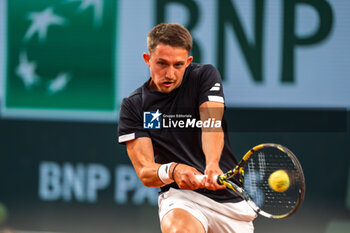 2024-05-21 - Ugo BLANCHET (FRA) during the Roland-Garros 2024, ATP and WTA Grand Slam tennis tournament on May 22, 2024 at Roland-Garros stadium in Paris, France - TENNIS - ROLAND GARROS 2024 - PREVIEW - INTERNATIONALS - TENNIS