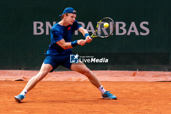 2024-05-24 - Jesper DE JONG (NLD) during the Roland-Garros 2024, ATP and WTA Grand Slam tennis tournament on May 24, 2024 at Roland-Garros stadium in Paris, France - TENNIS - ROLAND GARROS 2024 - PREVIEW - INTERNATIONALS - TENNIS