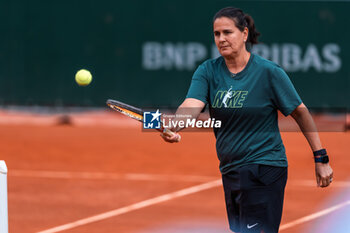 2024-05-24 - Coach Arantxa SANCHEZ (ESP) during the Roland-Garros 2024, ATP and WTA Grand Slam tennis tournament on May 24, 2024 at Roland-Garros stadium in Paris, France - TENNIS - ROLAND GARROS 2024 - PREVIEW - INTERNATIONALS - TENNIS