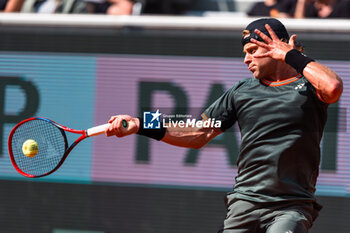 2024-05-24 - Zizou BERGS (BEL) during the Roland-Garros 2024, ATP and WTA Grand Slam tennis tournament on May 24, 2024 at Roland-Garros stadium in Paris, France - TENNIS - ROLAND GARROS 2024 - PREVIEW - INTERNATIONALS - TENNIS