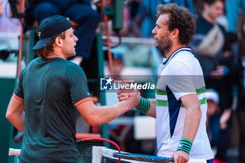 2024-05-24 - Zizou BERGS (BEL) and Mathias BOURGUE (FRA) during the Roland-Garros 2024, ATP and WTA Grand Slam tennis tournament on May 24, 2024 at Roland-Garros stadium in Paris, France - TENNIS - ROLAND GARROS 2024 - PREVIEW - INTERNATIONALS - TENNIS