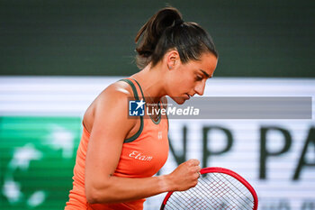 2024-05-26 - Caroline GARCIA of France celebrates his point during the first day of Roland-Garros 2024, ATP and WTA Grand Slam tennis tournament on May 26, 2024 at Roland-Garros stadium in Paris, France - TENNIS - ROLAND GARROS 2024 - 26/05 - INTERNATIONALS - TENNIS