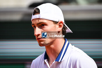 2024-05-26 - Ugo HUMBERT of France during the first day of Roland-Garros 2024, ATP and WTA Grand Slam tennis tournament on May 26, 2024 at Roland-Garros stadium in Paris, France - TENNIS - ROLAND GARROS 2024 - 26/05 - INTERNATIONALS - TENNIS