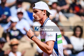 2024-05-26 - Ugo HUMBERT of France celebrates his point during the first day of Roland-Garros 2024, ATP and WTA Grand Slam tennis tournament on May 26, 2024 at Roland-Garros stadium in Paris, France - TENNIS - ROLAND GARROS 2024 - 26/05 - INTERNATIONALS - TENNIS