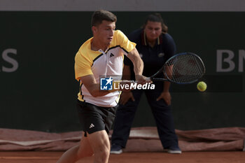 2024-05-26 - Luca Nardi of Italy during day 1 of the 2024 French Open, Roland-Garros 2024, Grand Slam tennis tournament on May 26, 2024 at Roland-Garros stadium in Paris, France - TENNIS - ROLAND GARROS 2024 - 26/05 - INTERNATIONALS - TENNIS