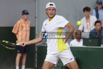 2024-05-26 - Alexandre Muller of France during day 1 of the 2024 French Open, Roland-Garros 2024, Grand Slam tennis tournament on May 26, 2024 at Roland-Garros stadium in Paris, France - TENNIS - ROLAND GARROS 2024 - 26/05 - INTERNATIONALS - TENNIS