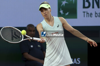 2024-05-26 - Viktorija Golubic of Switzerland during day 1 of the 2024 French Open, Roland-Garros 2024, Grand Slam tennis tournament on May 26, 2024 at Roland-Garros stadium in Paris, France - TENNIS - ROLAND GARROS 2024 - 26/05 - INTERNATIONALS - TENNIS