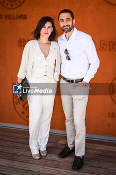 2024-05-26 - Jimmy MOHAMED with his wife Souailla MOHAMED during the first day of Roland-Garros 2024, ATP and WTA Grand Slam tennis tournament on May 26, 2024 at Roland-Garros stadium in Paris, France - TENNIS - ROLAND GARROS 2024 - 26/05 - INTERNATIONALS - TENNIS