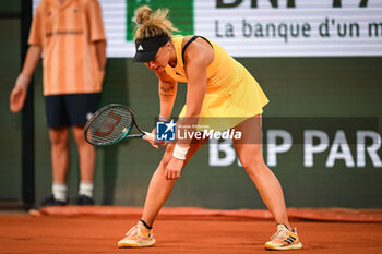 2024-05-27 - Leolia JEANJEAN of France looks dejected during the second day of Roland-Garros 2024, ATP and WTA Grand Slam tennis tournament on May 27, 2024 at Roland-Garros stadium in Paris, France - TENNIS - ROLAND GARROS 2024 - 27/05 - INTERNATIONALS - TENNIS