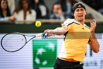 2024-05-27 - Alexander ZVEREV of Germany during the second day of Roland-Garros 2024, ATP and WTA Grand Slam tennis tournament on May 27, 2024 at Roland-Garros stadium in Paris, France - TENNIS - ROLAND GARROS 2024 - 27/05 - INTERNATIONALS - TENNIS