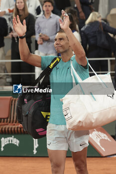 2024-05-27 - Rafael Nadal of Spain salutes the crowd following his first round match defeat against Alexander Zverev aka Sascha Zverev of Germany on day 2 of the 2024 French Open, Roland-Garros 2024, Grand Slam tennis tournament on May 27, 2024 at Roland-Garros stadium in Paris, France - TENNIS - ROLAND GARROS 2024 - 27/05 - INTERNATIONALS - TENNIS