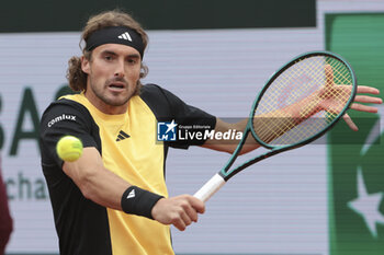 2024-05-27 - Stefanos Tsitsipas of Greece during day 2 of the 2024 French Open, Roland-Garros 2024, Grand Slam tennis tournament on May 27, 2024 at Roland-Garros stadium in Paris, France - TENNIS - ROLAND GARROS 2024 - 27/05 - INTERNATIONALS - TENNIS