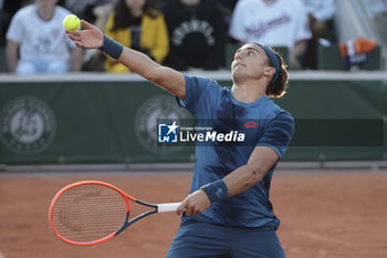 2024-05-27 - Mattia Bellucci of Italy during day 2 of the 2024 French Open, Roland-Garros 2024, Grand Slam tennis tournament on May 27, 2024 at Roland-Garros stadium in Paris, France - TENNIS - ROLAND GARROS 2024 - 27/05 - INTERNATIONALS - TENNIS