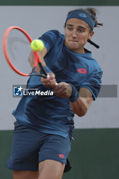 2024-05-27 - Mattia Bellucci of Italy during day 2 of the 2024 French Open, Roland-Garros 2024, Grand Slam tennis tournament on May 27, 2024 at Roland-Garros stadium in Paris, France - TENNIS - ROLAND GARROS 2024 - 27/05 - INTERNATIONALS - TENNIS