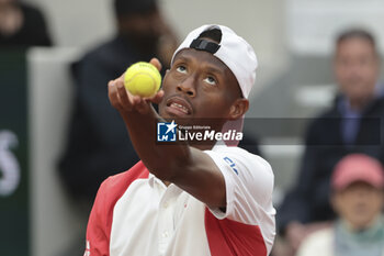 2024-05-27 - Christopher Eubanks of USA during day 2 of the 2024 French Open, Roland-Garros 2024, Grand Slam tennis tournament on May 27, 2024 at Roland-Garros stadium in Paris, France - TENNIS - ROLAND GARROS 2024 - 27/05 - INTERNATIONALS - TENNIS