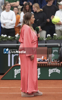 2024-05-27 - Marion Bartoli on-court interview during day 2 of the 2024 French Open, Roland-Garros 2024, Grand Slam tennis tournament on May 27, 2024 at Roland-Garros stadium in Paris, France - TENNIS - ROLAND GARROS 2024 - 27/05 - INTERNATIONALS - TENNIS