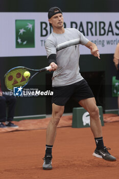 2024-05-27 - Marton Fucsovics of Hungary during day 2 of the 2024 French Open, Roland-Garros 2024, Grand Slam tennis tournament on May 27, 2024 at Roland-Garros stadium in Paris, France - TENNIS - ROLAND GARROS 2024 - 27/05 - INTERNATIONALS - TENNIS