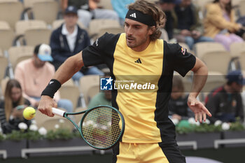 2024-05-27 - Stefanos Tsitsipas of Greece during day 2 of the 2024 French Open, Roland-Garros 2024, Grand Slam tennis tournament on May 27, 2024 at Roland-Garros stadium in Paris, France - TENNIS - ROLAND GARROS 2024 - 27/05 - INTERNATIONALS - TENNIS