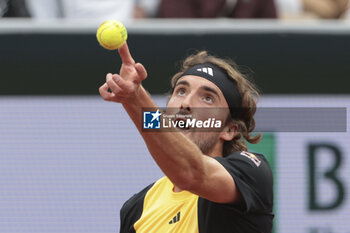 2024-05-27 - Stefanos Tsitsipas of Greece during day 2 of the 2024 French Open, Roland-Garros 2024, Grand Slam tennis tournament on May 27, 2024 at Roland-Garros stadium in Paris, France - TENNIS - ROLAND GARROS 2024 - 27/05 - INTERNATIONALS - TENNIS