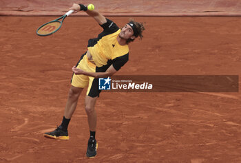 2024-05-27 - Stefanos Tsitsipas of Greece during day 2 of the 2024 French Open, Roland-Garros 2024, Grand Slam tennis tournament on May 27, 2024 at Roland-Garros stadium in Paris, France - TENNIS - ROLAND GARROS 2024 - 27/05 - INTERNATIONALS - TENNIS