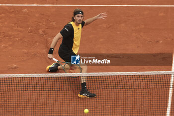 2024-05-27 - Stefanos Tsitsipas of Greece during day 2 of the 2024 French Open, Roland-Garros 2024, Grand Slam tennis tournament on May 27, 2024 at Roland-Garros stadium in Paris, France - TENNIS - ROLAND GARROS 2024 - 27/05 - INTERNATIONALS - TENNIS