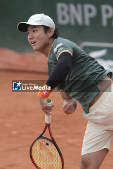 2024-05-27 - Yoshihito Nishioka of Japan during day 2 of the 2024 French Open, Roland-Garros 2024, Grand Slam tennis tournament on May 27, 2024 at Roland-Garros stadium in Paris, France - TENNIS - ROLAND GARROS 2024 - 27/05 - INTERNATIONALS - TENNIS