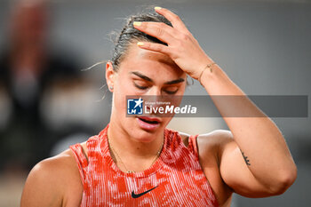 2024-05-28 - Aryna SABALENKA of Belarus looks dejected during the third day of Roland-Garros 2024, ATP and WTA Grand Slam tennis tournament on May 28, 2024 at Roland-Garros stadium in Paris, France - TENNIS - ROLAND GARROS 2024 - 28/05 - INTERNATIONALS - TENNIS