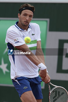 2024-05-28 - Arthur Rinderknech of France during day 3 of 2024 French Open, Roland-Garros 2024, Grand Slam tennis tournament on May 28, 2024 at Roland-Garros stadium in Paris, France - TENNIS - ROLAND GARROS 2024 - 28/05 - INTERNATIONALS - TENNIS